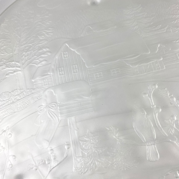 1970s American Glass Winter Scene Embossed Glass Serving Platter - Picture 2 of 7